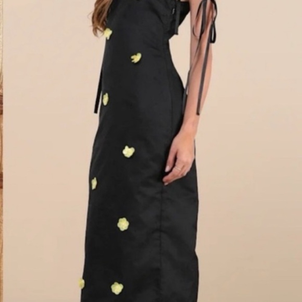 Sister Jane Black Jacquard and Yellow 3D Daisy Flower Tie-Strap Midi Dress - Picture 2 of 4